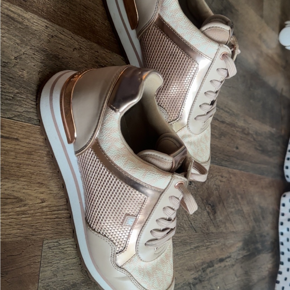 Michael Kors Cream and Gold Sneakers with Sleek Design
